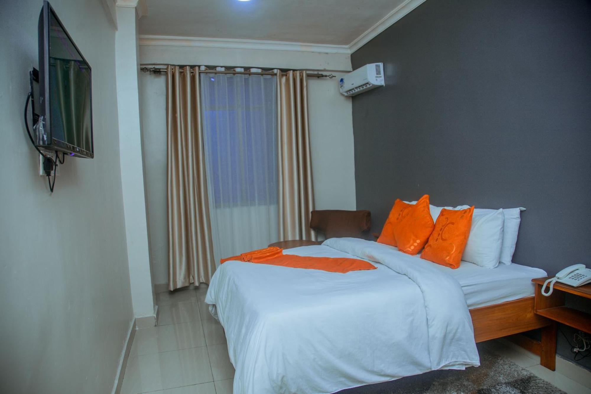 Le Grand Marie Hotel Dar es Salaam Bagian luar foto