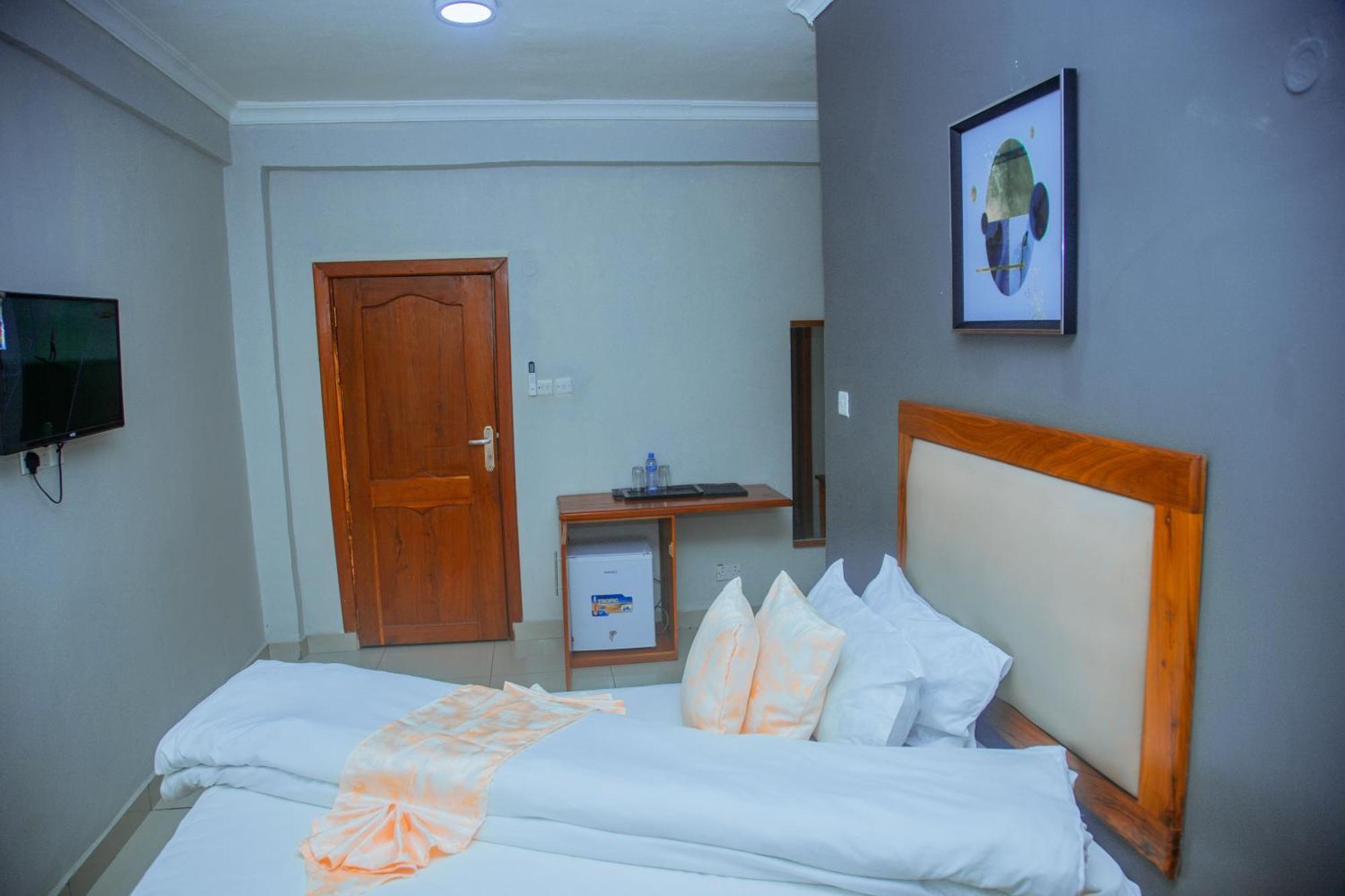 Le Grand Marie Hotel Dar es Salaam Bagian luar foto