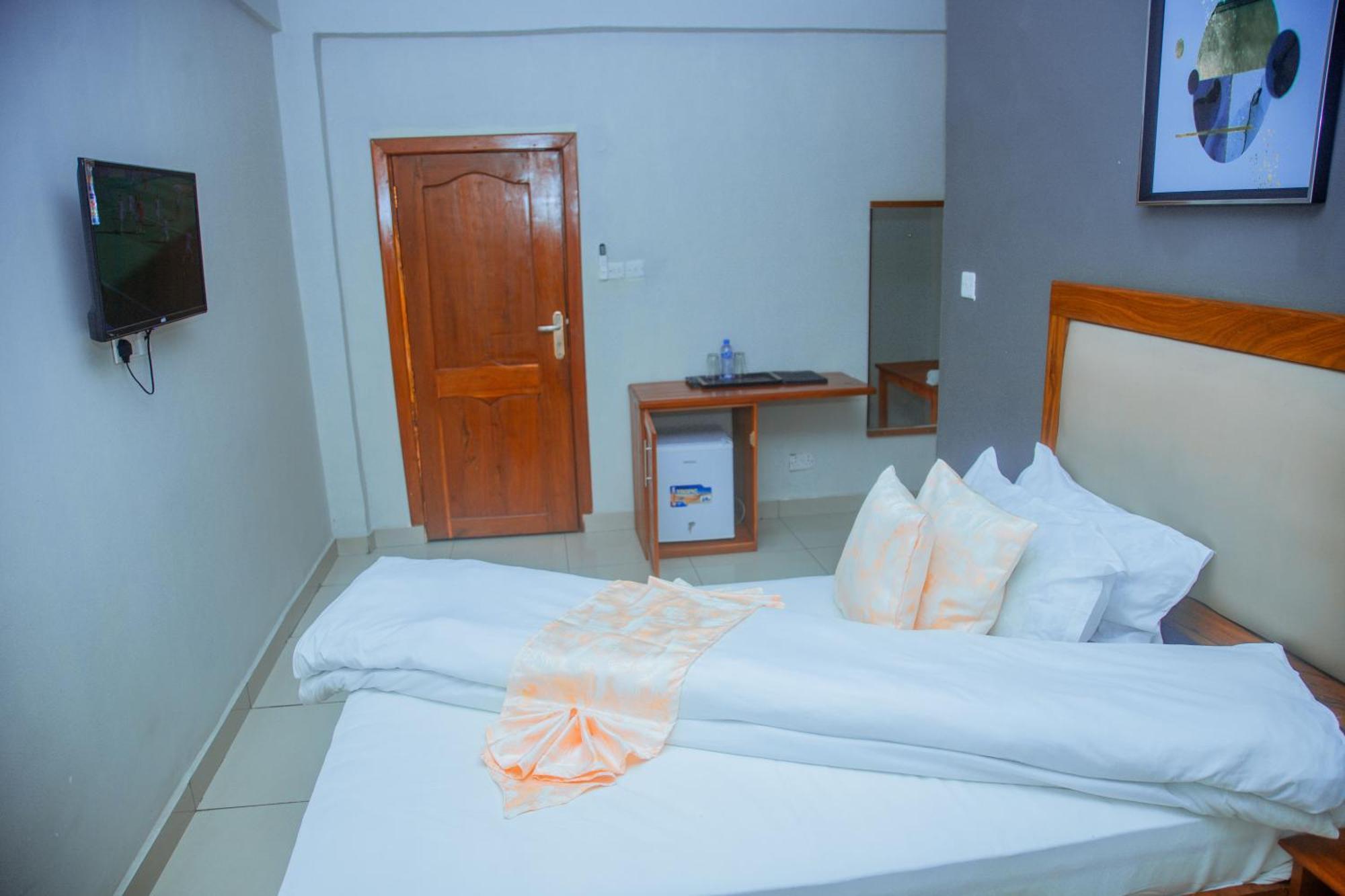 Le Grand Marie Hotel Dar es Salaam Bagian luar foto