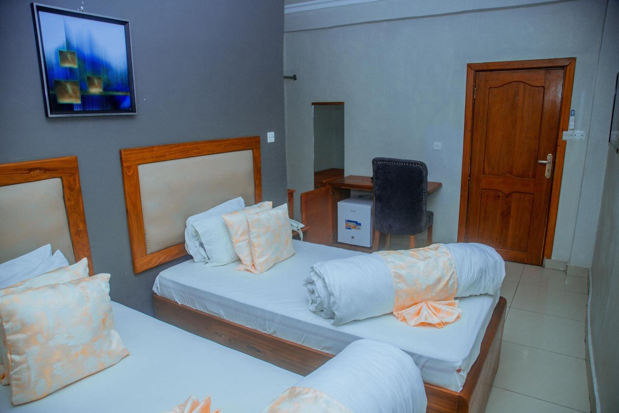 Le Grand Marie Hotel Dar es Salaam Bagian luar foto