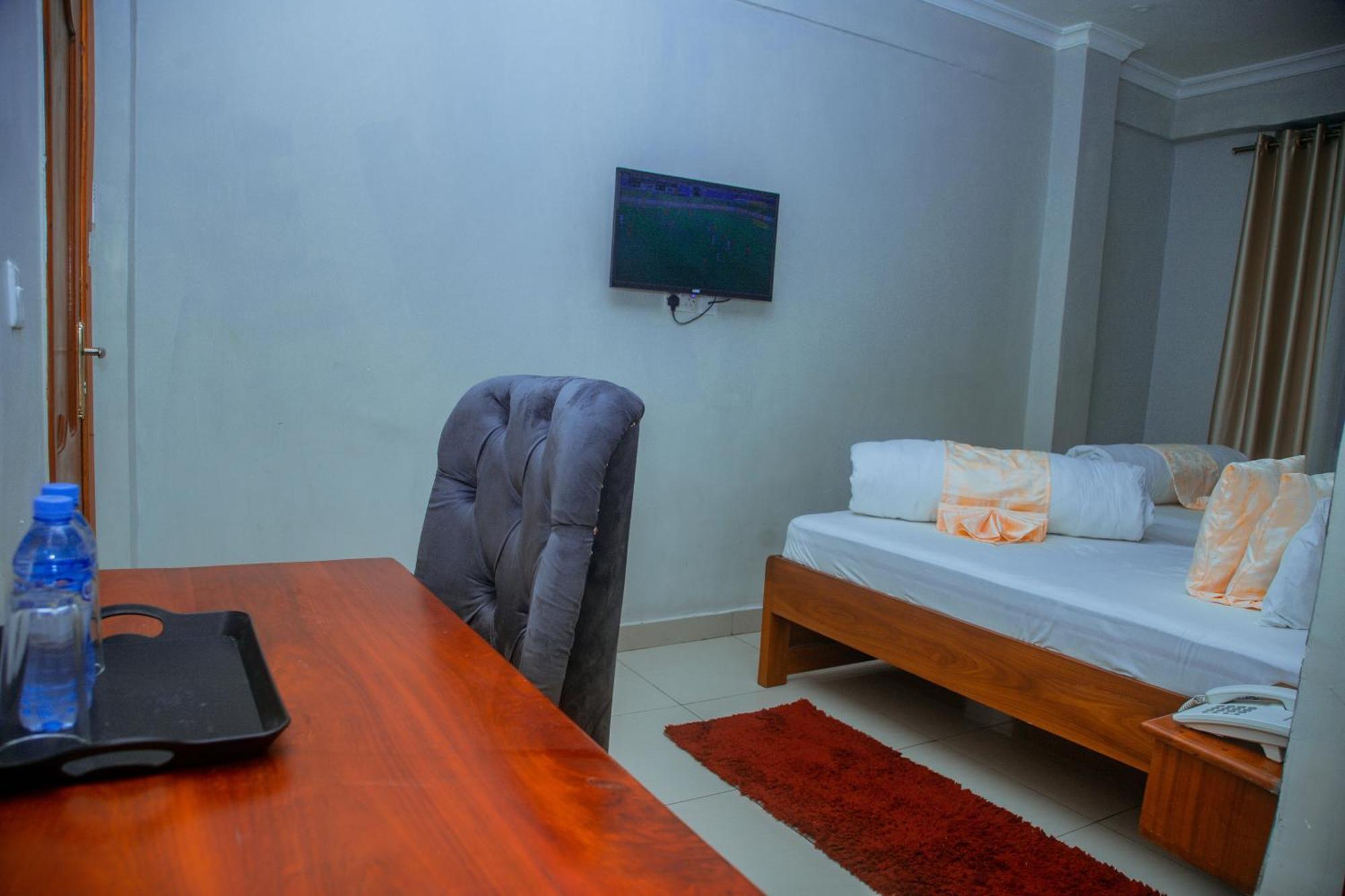 Le Grand Marie Hotel Dar es Salaam Bagian luar foto